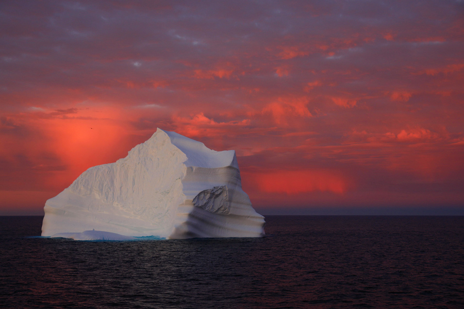 Ostergrüße - Eisberg kurz nach Sonnenuntergang 2