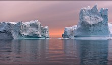 arktische eisberge - nach mitternacht