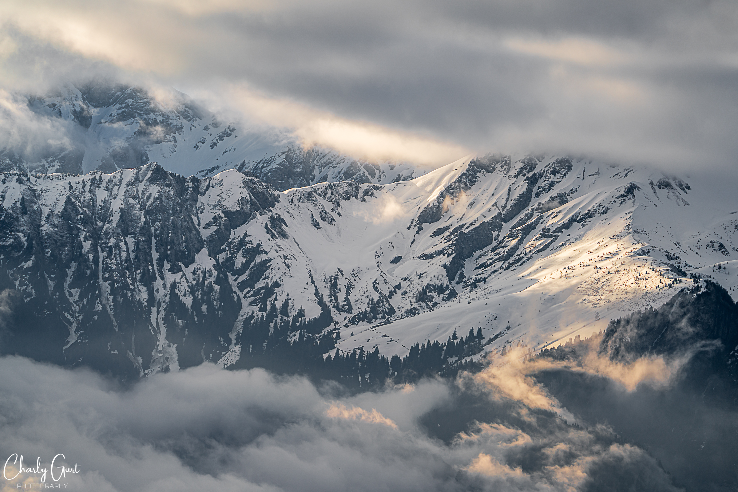 Die Alpen noch im Winterschlaf